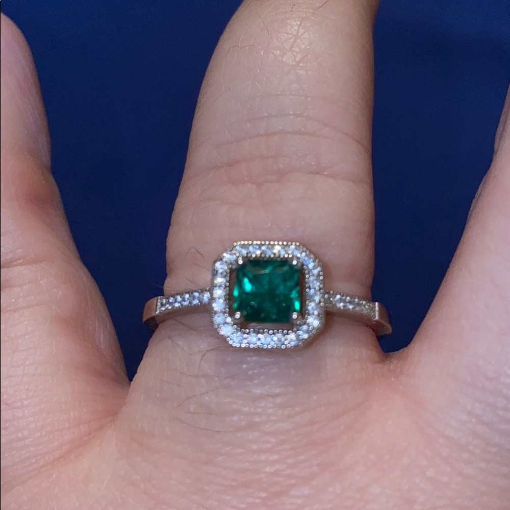 Dreamland Jewelry simulated green sapphire ring